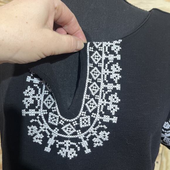Talbots Shift Dress Black Size Medium Embroidered Casual Stretch Boho Beachy - Picture 5 of 8